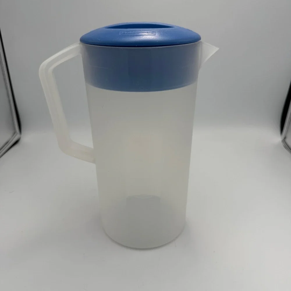 Rubbermaid Servin Saver 2 Quart Pitcher Blue Lid 306D Translucent Plastic 2.1L